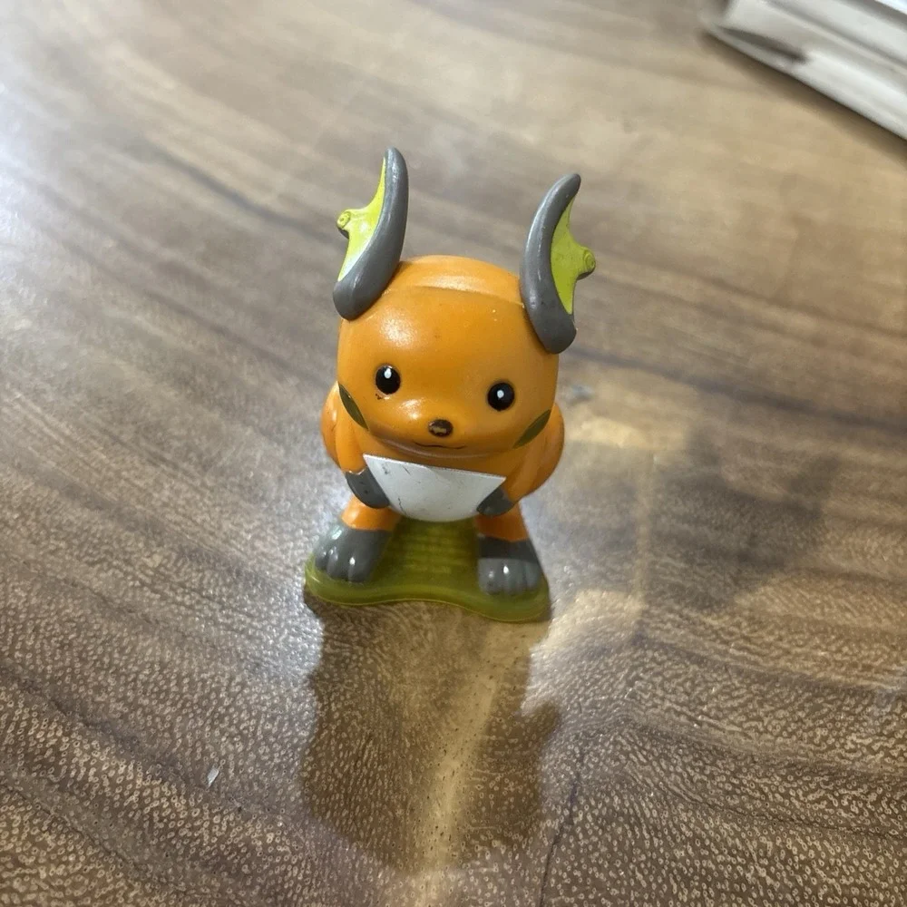 Vintage 1999 Burger King Pokemon Raichu Action Figure Toy - Preowned